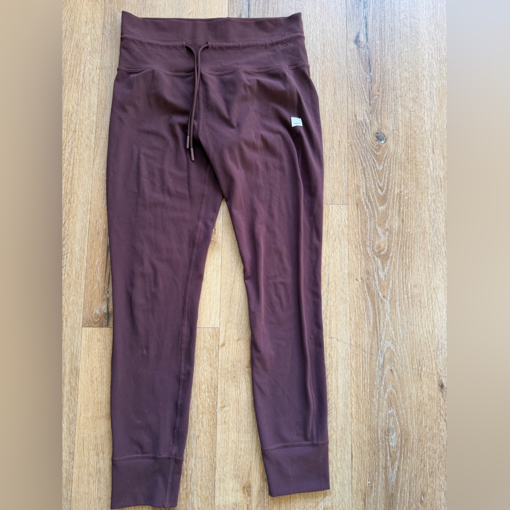 Vuori women’s maroon leggings